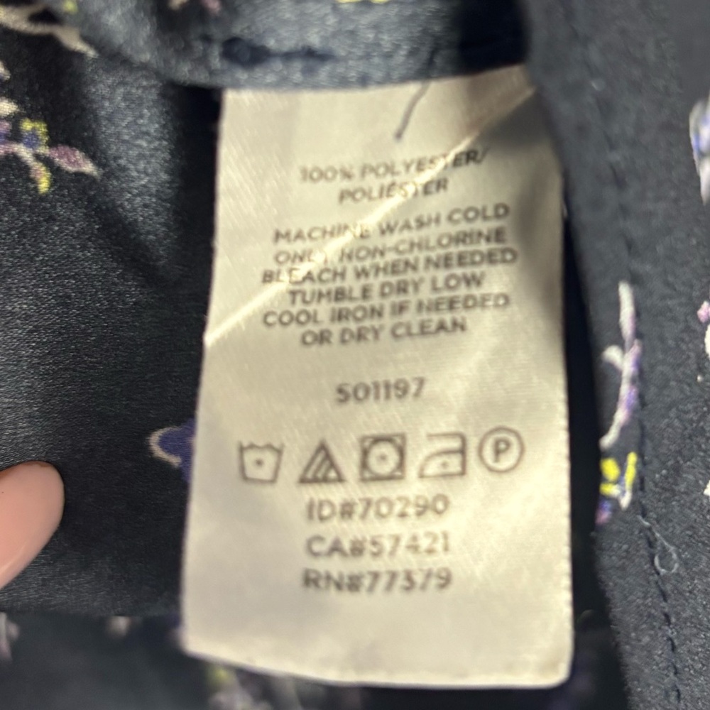 Ann Taylor
Small
Color Blue , Purple. White .yellow - Picture 5 of 6